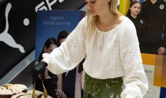 Великодні вихідні (11-12.04.2026)